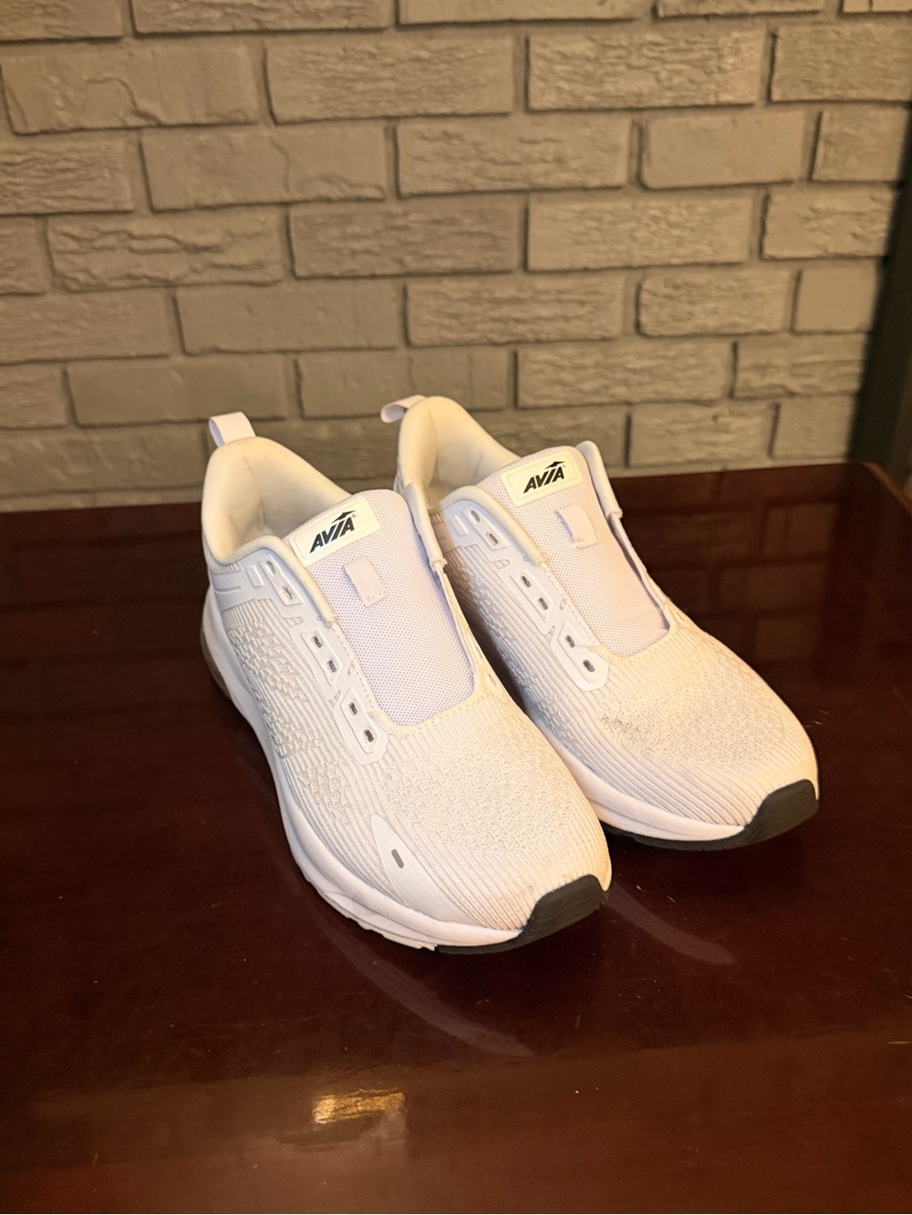 Avia Women’s Air Athletic Sneakers White – Size 8 – Excellent Condition